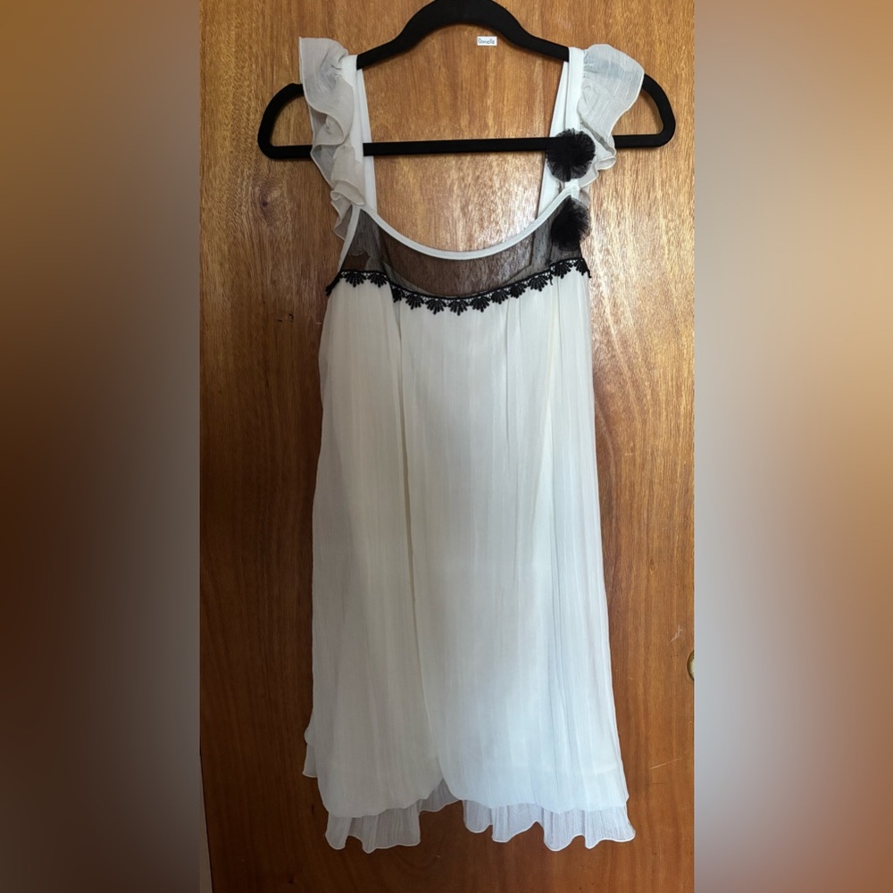 Olsenboye Elegant Black and White Lace Dress